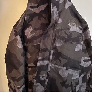 North face mens camo snow jacket